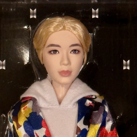 COPY - Mattel BTS Idol 7 Doll Set Suga, Jimin, RM, J-Hope, V ,Jin, Jung Kook 12… - Picture 6 of 9
